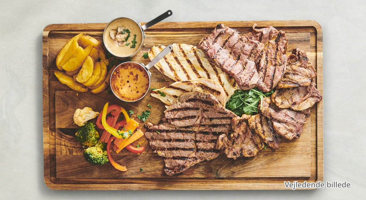 40. Mix – Valgfri protein serveret med pommes frites og dressing.
