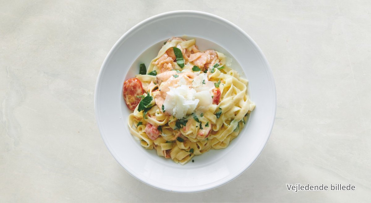 Fettuccine Al Salmone – Fettuccine vendt i cremet flødesauce med røget laks.