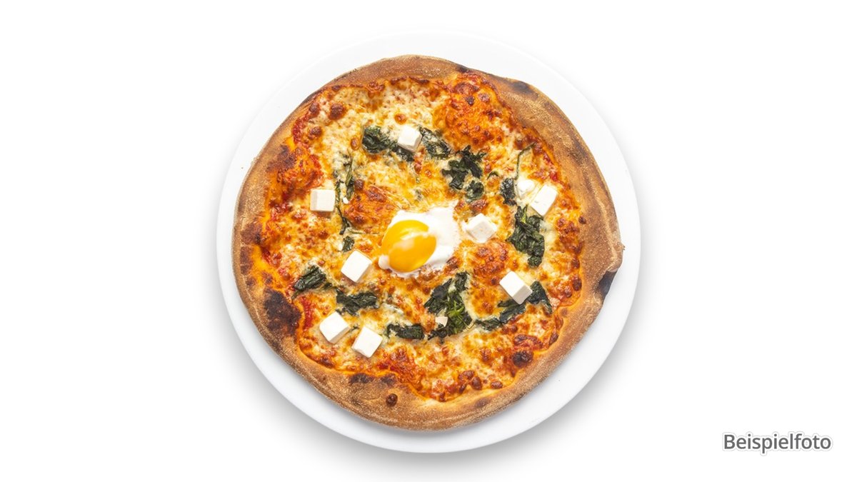 XXL Pizza Spinach – with tomato sauce, feta cheese and garlic
